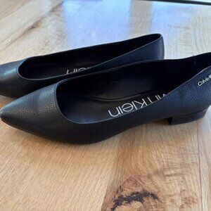Womens Calvin Klein Black Pebbled Leather Flats Pointed Toes- Size 8.5